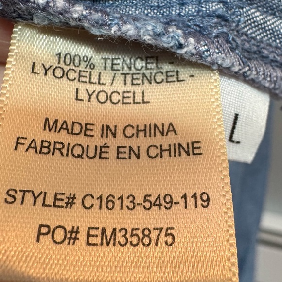 Anthropologie Cloth & Stone  Bell sleeve  Blouse Size Large  soft Tencel denim - Picture 4 of 8